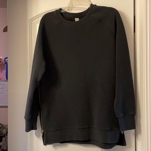 Black ribbed crew neck sweatshirt